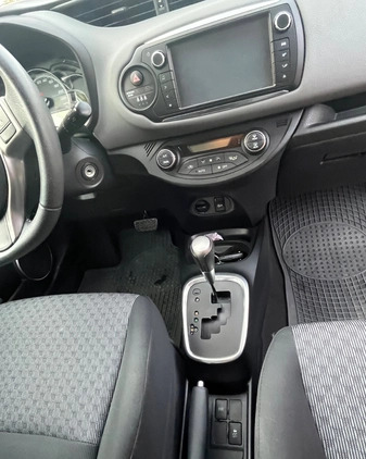 Toyota Yaris cena 42990 przebieg: 91000, rok produkcji 2014 z Kartuzy małe 277